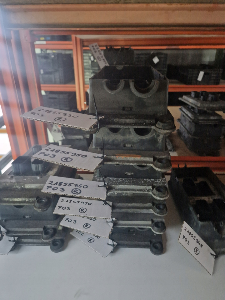 STEROWNIK CCIOM RENAULT GAMA T RANGE 22053866 P01 - Upravljačka jedinica za Kamion: slika 1 STEROWNIK CCIOM RENAULT GAMA T RANGE 22053866 P01 - Upravljačka jedinica za Kamion: slika 1