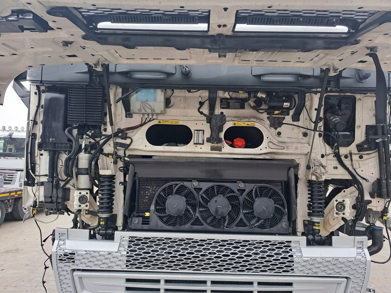 VOLVO GOŁY SZKIELET VOLVO FH 4 EURO 6 XL - Kabina za Kamion: slika 5 VOLVO GOŁY SZKIELET VOLVO FH 4 EURO 6 XL - Kabina za Kamion: slika 5