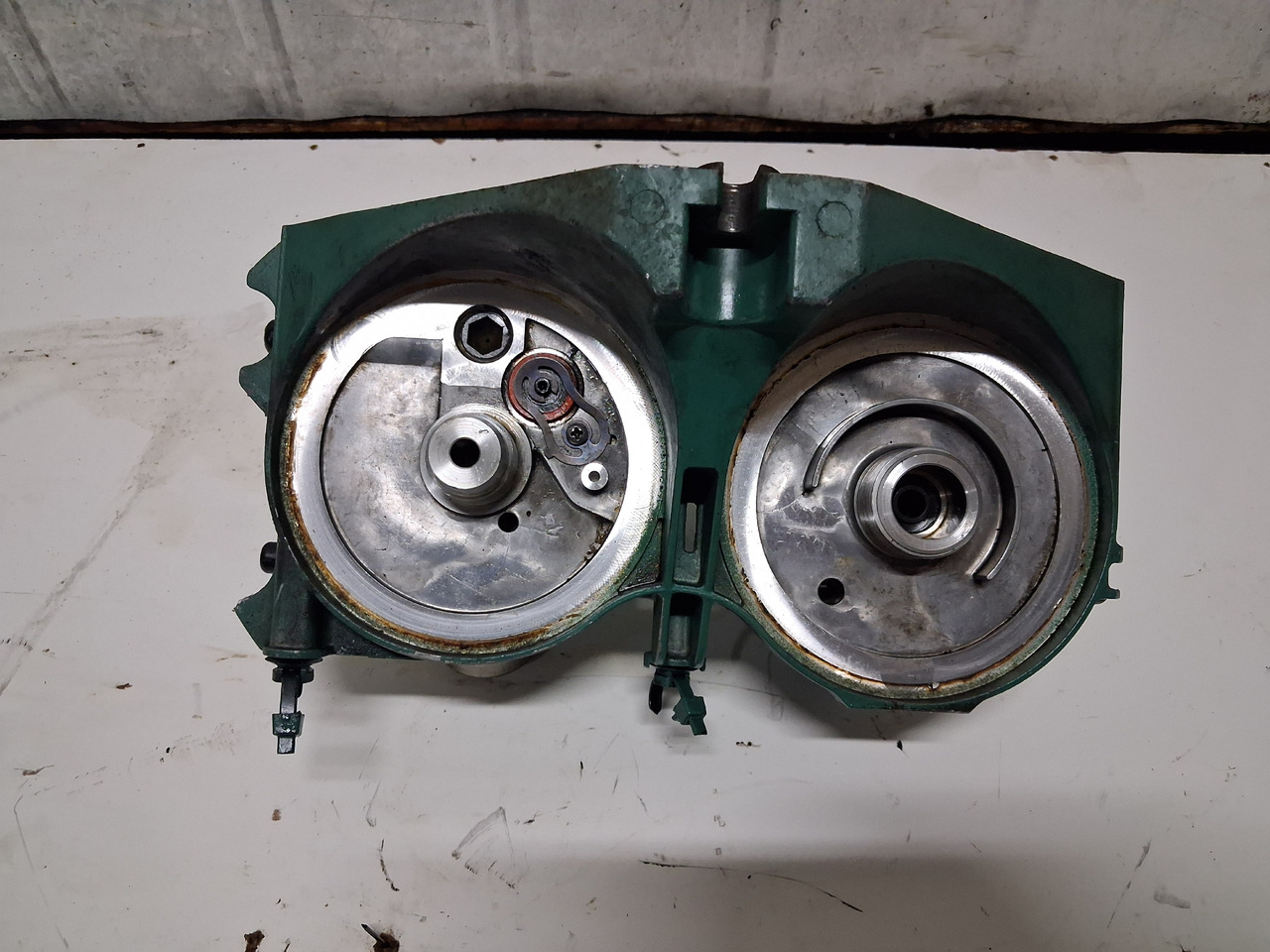 VOLVO PODSTAWA FILTRÓW PALIWA VOLVO FH FM 4 RENAULT GAMA T C K RANGE - Motor i delovi za Kamion: slika 4 VOLVO PODSTAWA FILTRÓW PALIWA VOLVO FH FM 4 RENAULT GAMA T C K RANGE - Motor i delovi za Kamion: slika 4