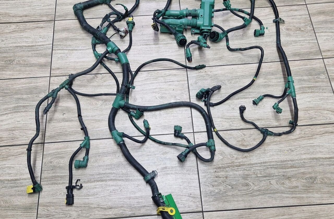 VOLVO WIĄZKA INSTALACJA SILNIKA VOLVO FH 16 D16K EURO 6 22549742 - Kablovi/ Žičana oprema za Kamion: slika 1 VOLVO WIĄZKA INSTALACJA SILNIKA VOLVO FH 16 D16K EURO 6 22549742 - Kablovi/ Žičana oprema za Kamion: slika 1