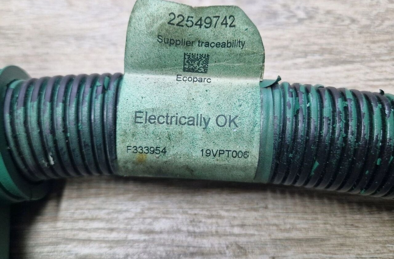 VOLVO WIĄZKA INSTALACJA SILNIKA VOLVO FH 16 D16K EURO 6 22549742 - Kablovi/ Žičana oprema za Kamion: slika 5 VOLVO WIĄZKA INSTALACJA SILNIKA VOLVO FH 16 D16K EURO 6 22549742 - Kablovi/ Žičana oprema za Kamion: slika 5