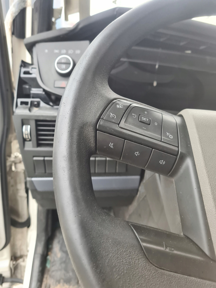 VOLVO WIELOFUNKCYJNA KOMPLETNA - Volan za Kamion: slika 3 VOLVO WIELOFUNKCYJNA KOMPLETNA - Volan za Kamion: slika 3