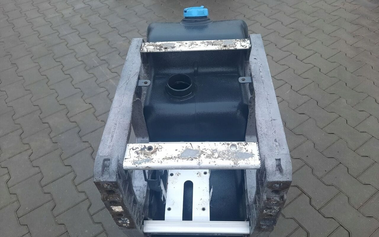 Volvo FH 4 - Rezervoar za AdBlue tečnost za Kamion: slika 3 Volvo FH 4 - Rezervoar za AdBlue tečnost za Kamion: slika 3