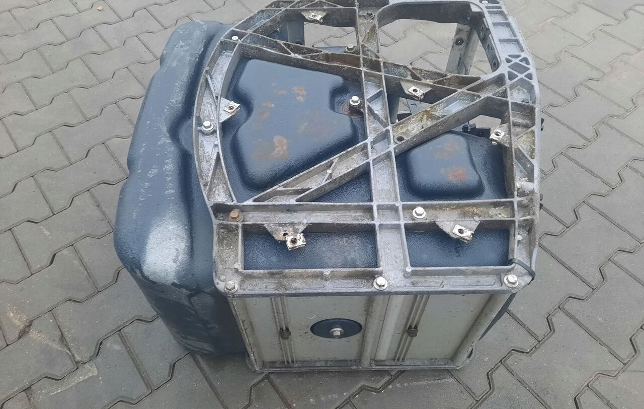 Volvo FH 4 - Rezervoar za AdBlue tečnost za Kamion: slika 2 Volvo FH 4 - Rezervoar za AdBlue tečnost za Kamion: slika 2