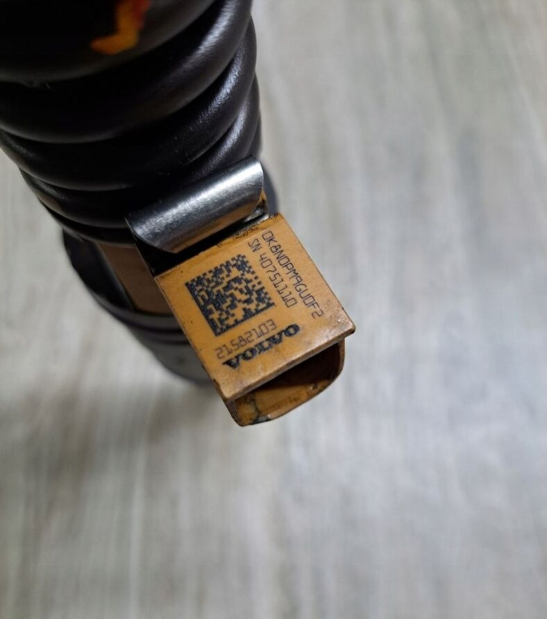 Volvo POMPOWTRYSKIWACZ WTRYSK RENAULT PREMIUM DXI VOLVO FM 9 21582103 - Ubrizgač za Kamion: slika 2 Volvo POMPOWTRYSKIWACZ WTRYSK RENAULT PREMIUM DXI VOLVO FM 9 21582103 - Ubrizgač za Kamion: slika 2