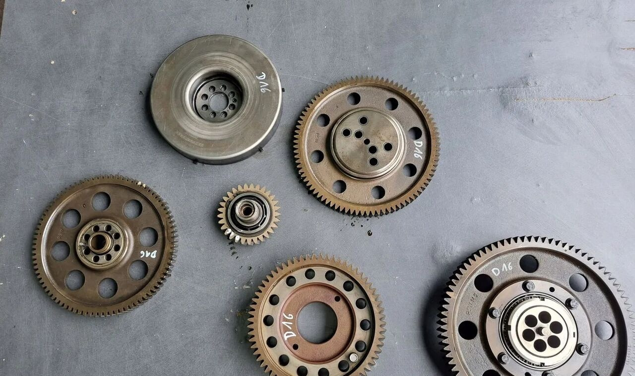 Volvo ROZRZĄD KOMPLETNY KOŁA ROZRZĄDU FH 16 D16E EURO 5.   Volvo - Bregasta osovina za Kamion: slika 1 Volvo ROZRZĄD KOMPLETNY KOŁA ROZRZĄDU FH 16 D16E EURO 5.   Volvo - Bregasta osovina za Kamion: slika 1