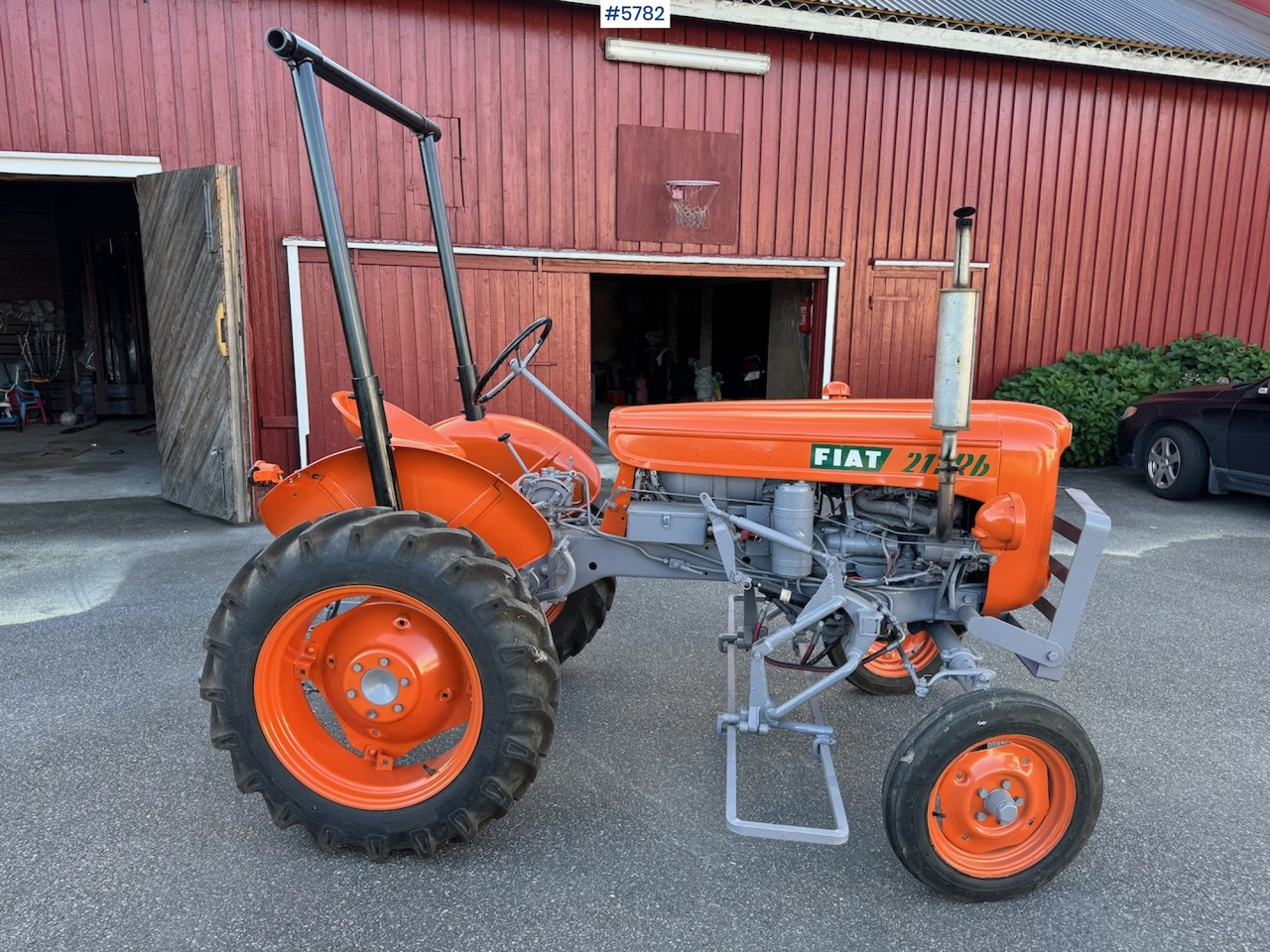 1962 Fiat 211 Rb w/ row cleaner stand. - Traktor: slika 2 1962 Fiat 211 Rb w/ row cleaner stand. - Traktor: slika 2