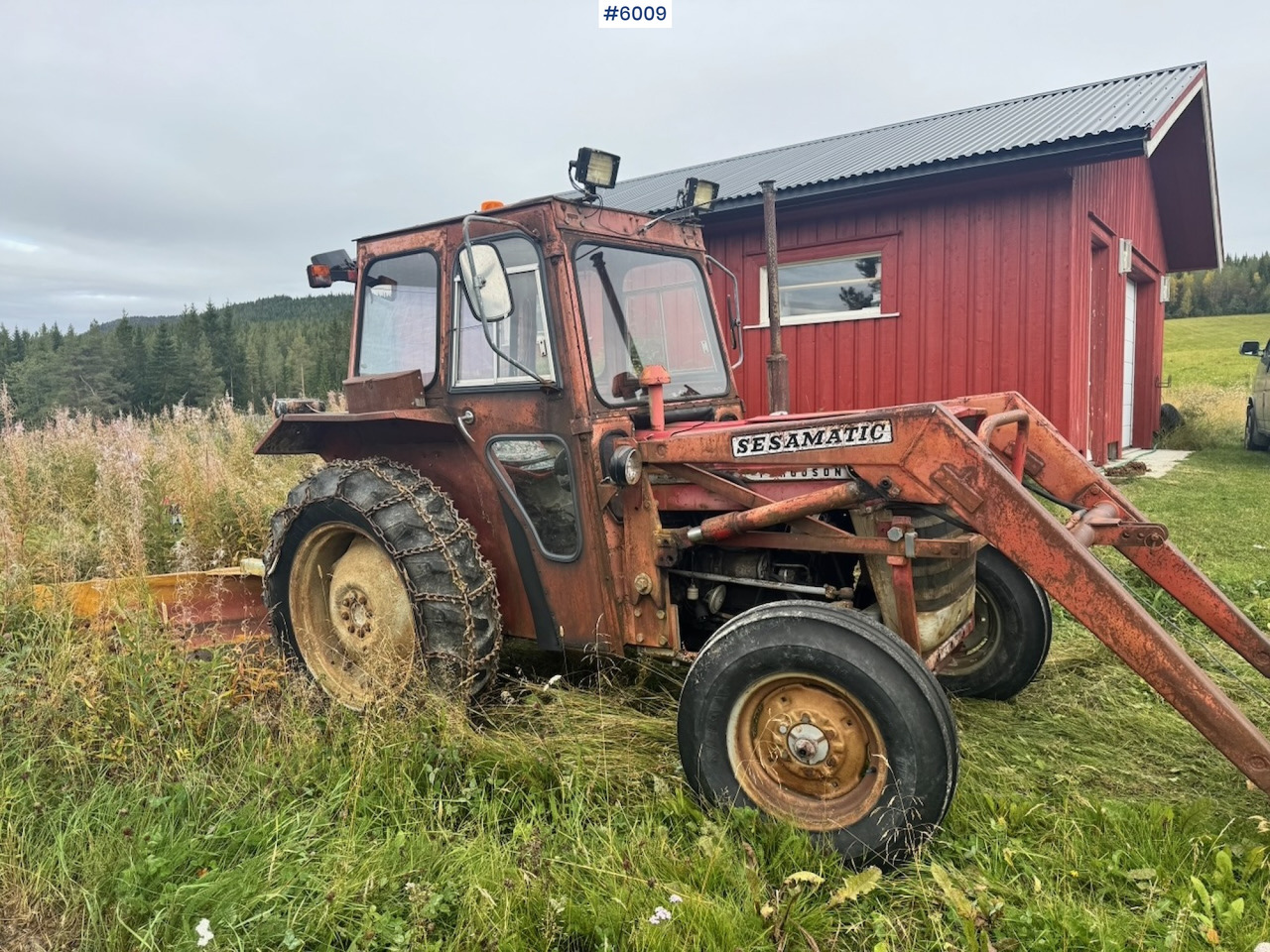 1971 Massey-Ferguson 135 incl. front loader, bucket, rear scraper, and log splitter/firewood machine - Traktor: slika 2 1971 Massey-Ferguson 135 incl. front loader, bucket, rear scraper, and log splitter/firewood machine - Traktor: slika 2