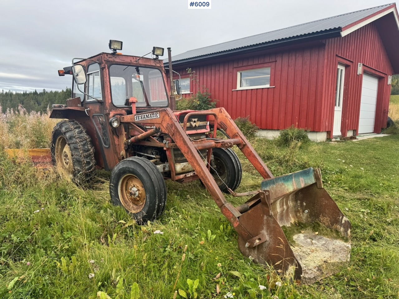 1971 Massey-Ferguson 135 incl. front loader, bucket, rear scraper, and log splitter/firewood machine - Traktor: slika 1 1971 Massey-Ferguson 135 incl. front loader, bucket, rear scraper, and log splitter/firewood machine - Traktor: slika 1