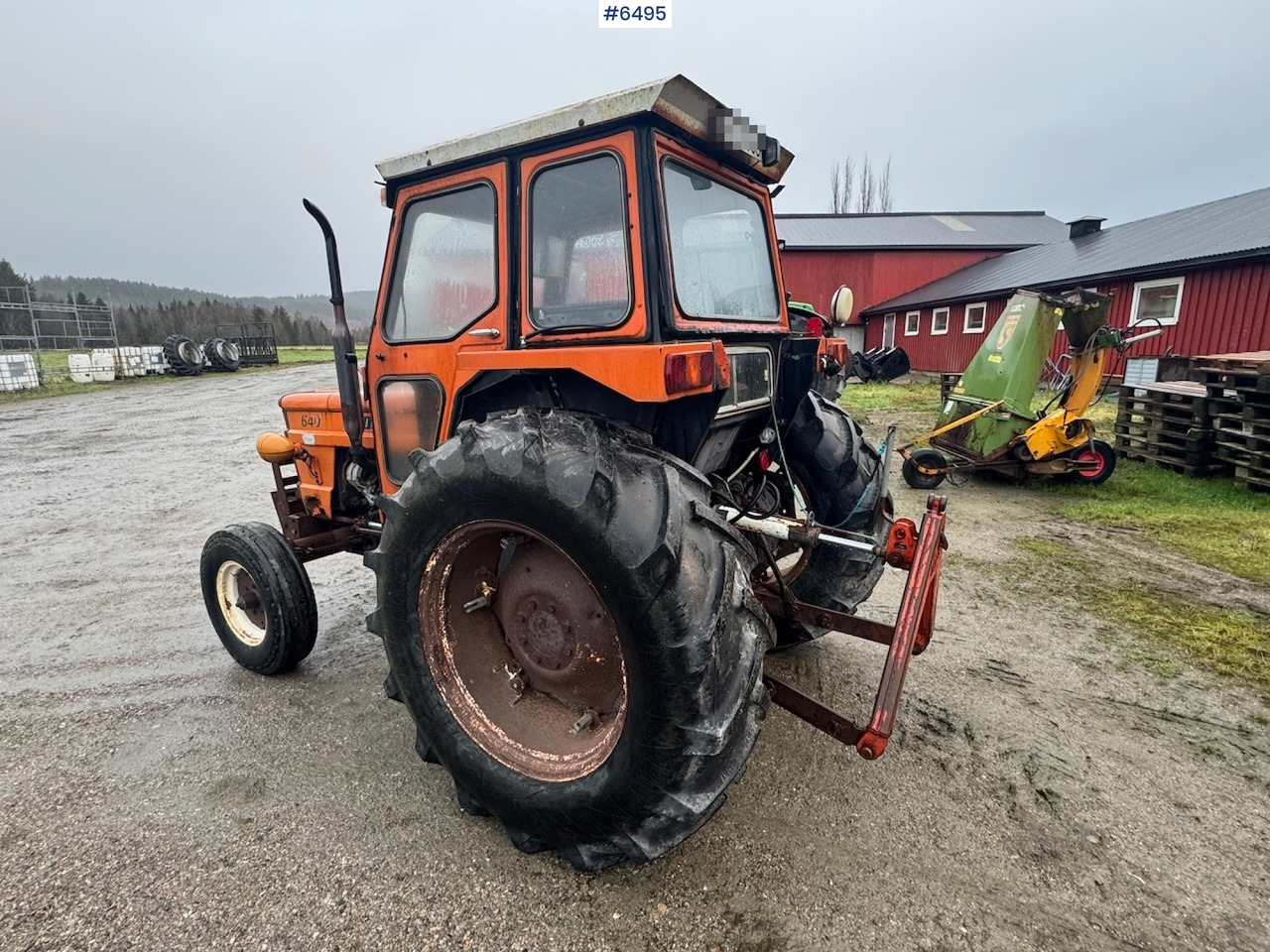 1975 Fiat 640 tractor with/twin wheels and triangle. WATCH THE VIDEO! - Traktor: slika 3 1975 Fiat 640 tractor with/twin wheels and triangle. WATCH THE VIDEO! - Traktor: slika 3