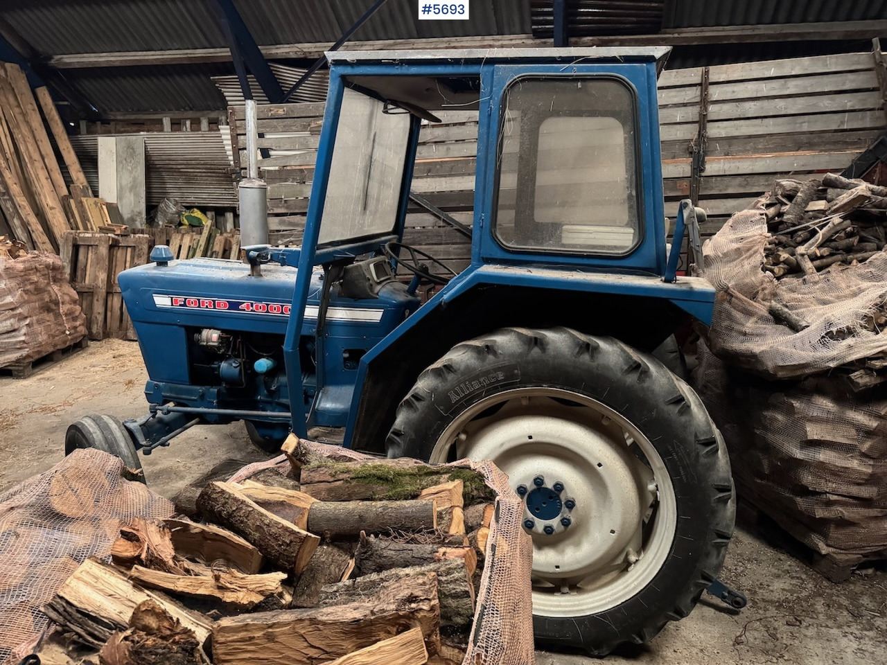 1975 Ford 4000 - Traktor: slika 2 1975 Ford 4000 - Traktor: slika 2