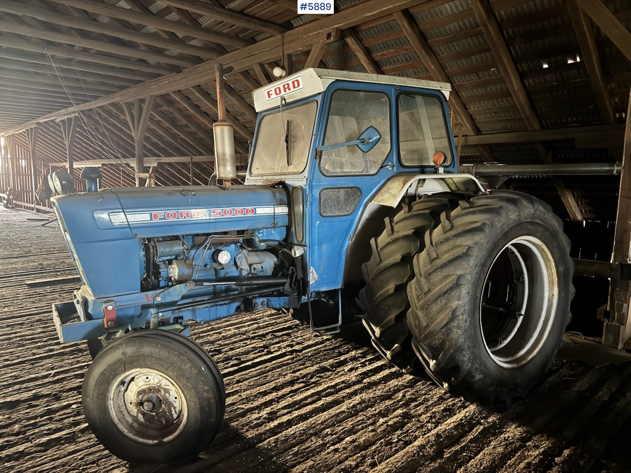 1975 Ford 5000 w/ Twin Wheels - Traktor: slika 2 1975 Ford 5000 w/ Twin Wheels - Traktor: slika 2