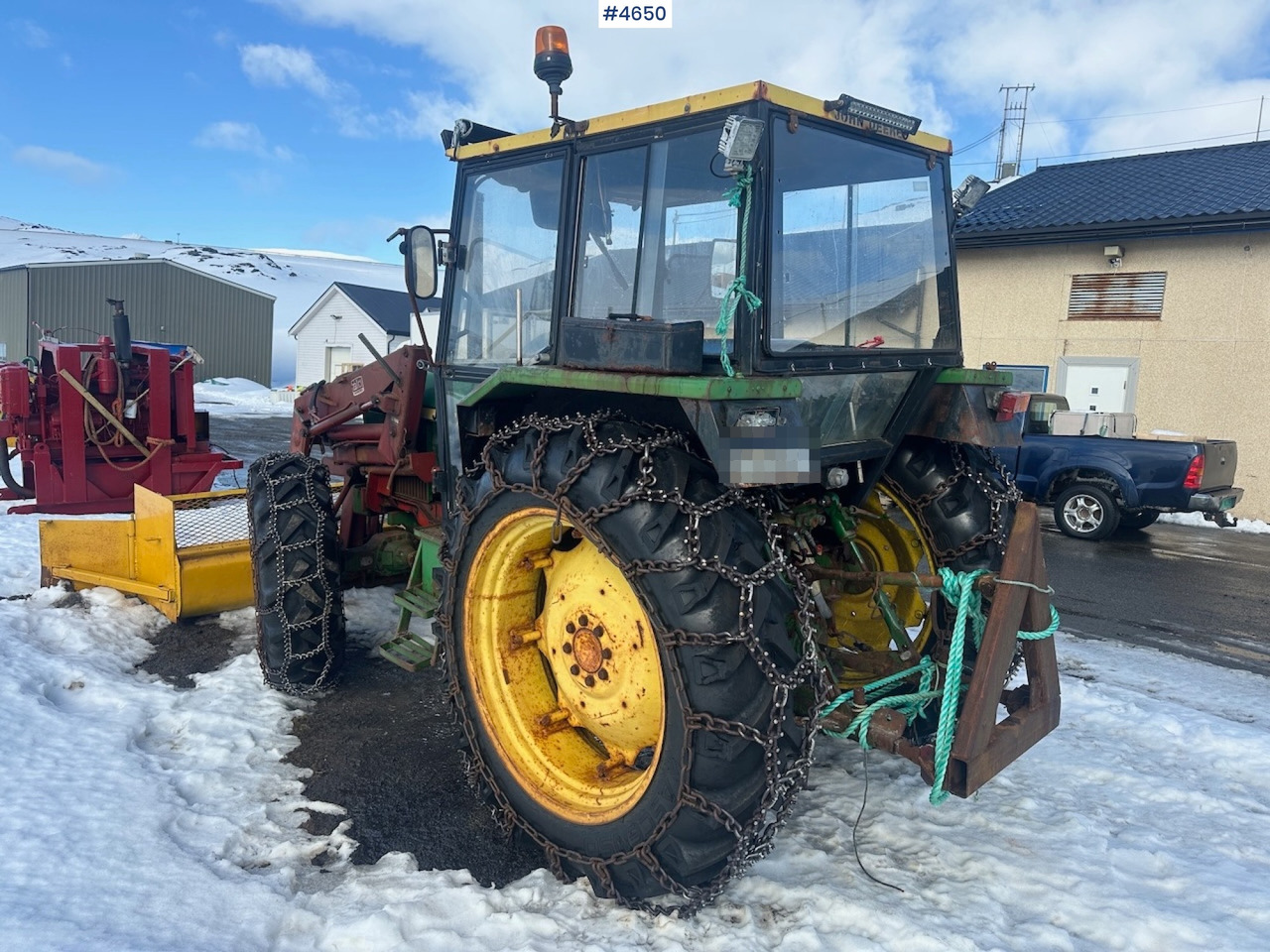 1981 John Deere 2040 w/ loader, triangle, snow blower, pallet forks and hydraulic unit. WATCH VIDEO. - Traktor: slika 3 1981 John Deere 2040 w/ loader, triangle, snow blower, pallet forks and hydraulic unit. WATCH VIDEO. - Traktor: slika 3