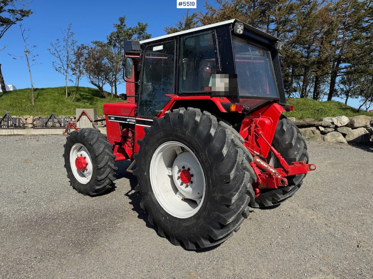 1983 International 585 - Traktor: slika 3 1983 International 585 - Traktor: slika 3
