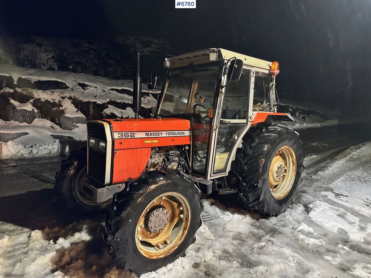 1991 Massey-Ferguson 362 4x4 tractor with chains - Traktor: slika 1 1991 Massey-Ferguson 362 4x4 tractor with chains - Traktor: slika 1