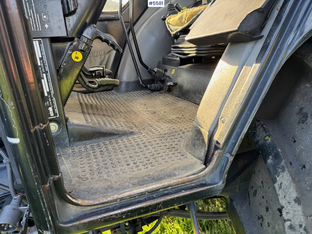 Traktor 1992 Case IH 845 XL w/ front hydraulics: slika 18