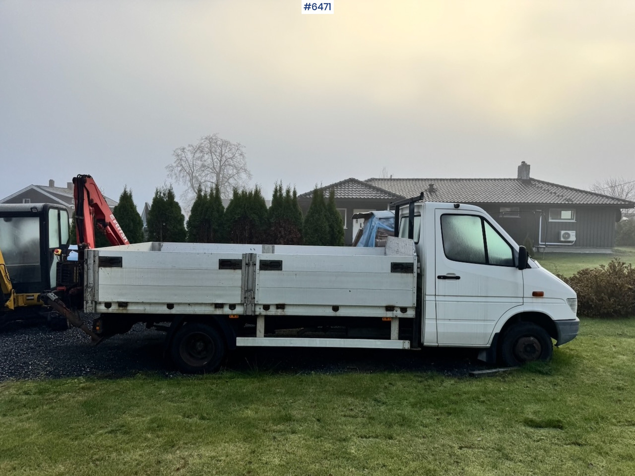 1996 Mercedes 412D Flatbed truck w/ Rear-mounted crane. - Dostavno vozilo s ravnom platformom: slika 4 1996 Mercedes 412D Flatbed truck w/ Rear-mounted crane. - Dostavno vozilo s ravnom platformom: slika 4