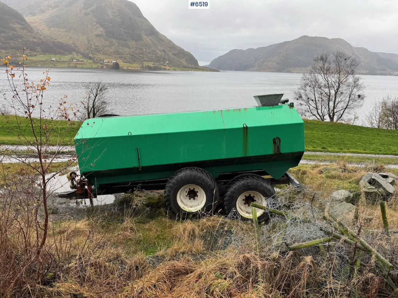 1997 Moi Guffen 15,000 liters w/ cannon. - Cisterna za osoku: slika 1 1997 Moi Guffen 15,000 liters w/ cannon. - Cisterna za osoku: slika 1