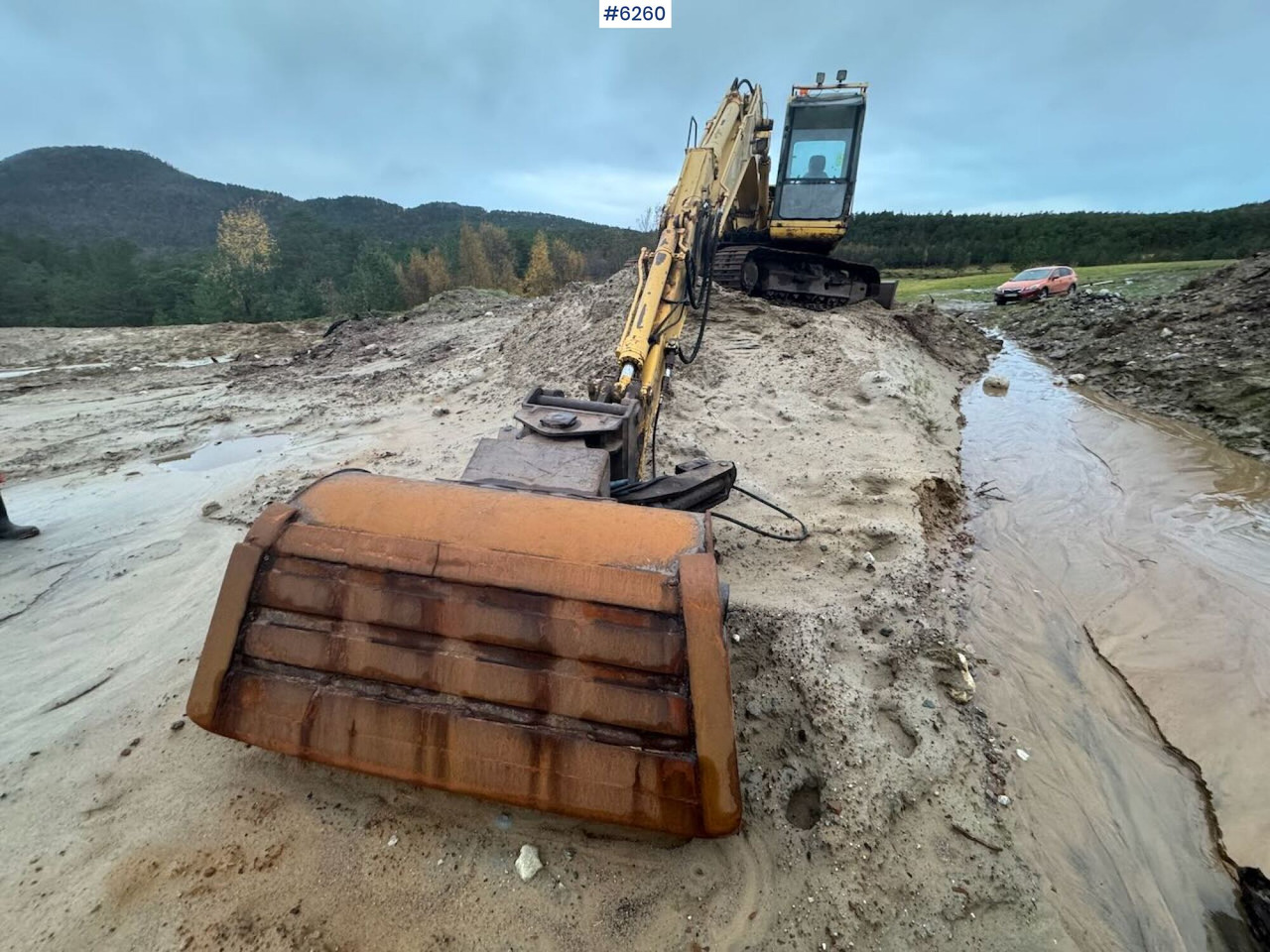 1998 Komatsu PC130-6K with Grading Bucket and Digging Bucket! - Bager: slika 4 1998 Komatsu PC130-6K with Grading Bucket and Digging Bucket! - Bager: slika 4