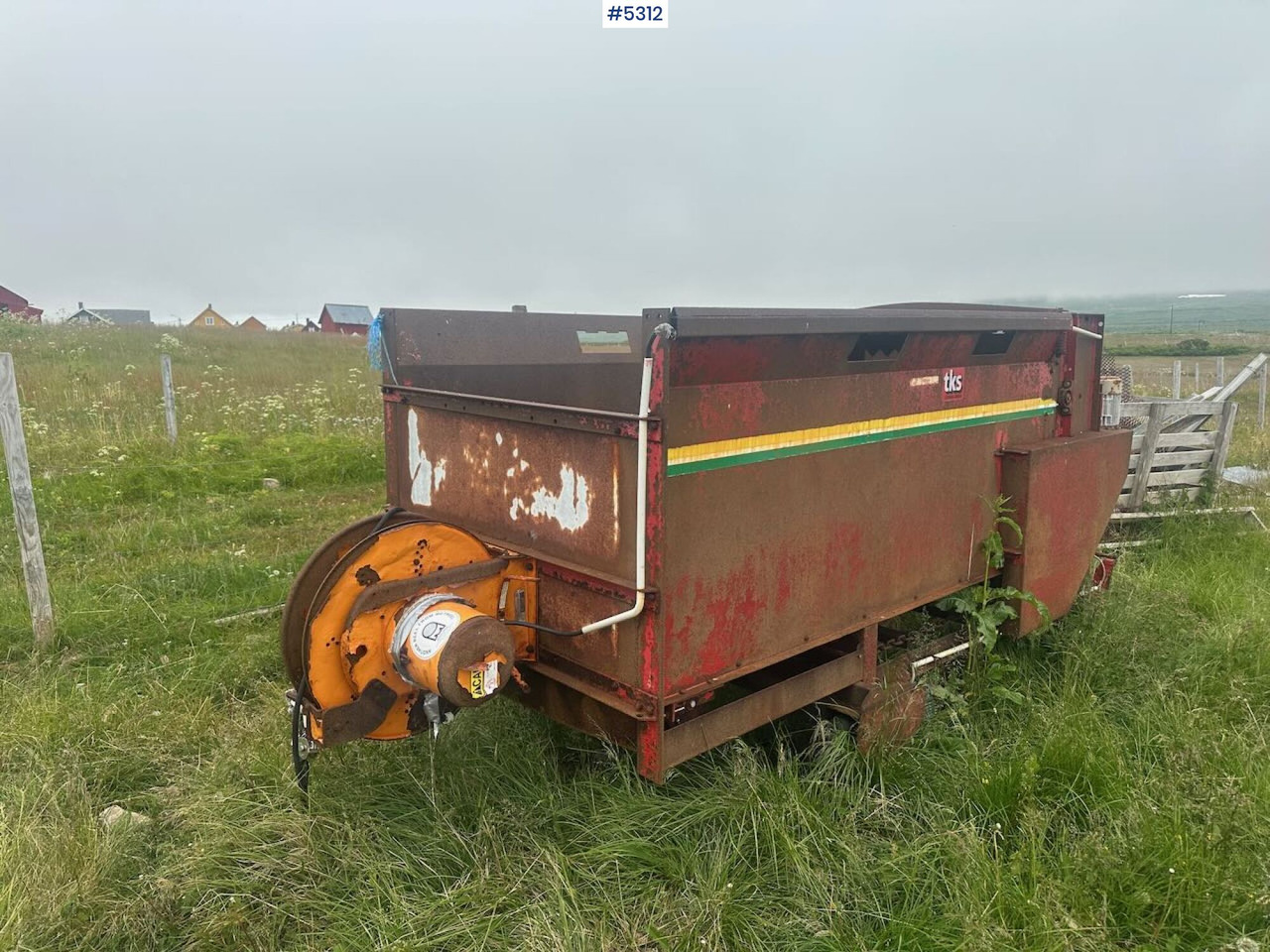 1998 TKS R-150 Silage spreader - Oprema za prevrtanje i razlaganje: slika 3 1998 TKS R-150 Silage spreader - Oprema za prevrtanje i razlaganje: slika 3