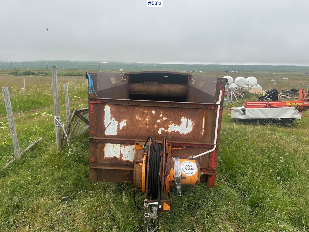 1998 TKS R-150 Silage spreader - Oprema za prevrtanje i razlaganje: slika 4 1998 TKS R-150 Silage spreader - Oprema za prevrtanje i razlaganje: slika 4