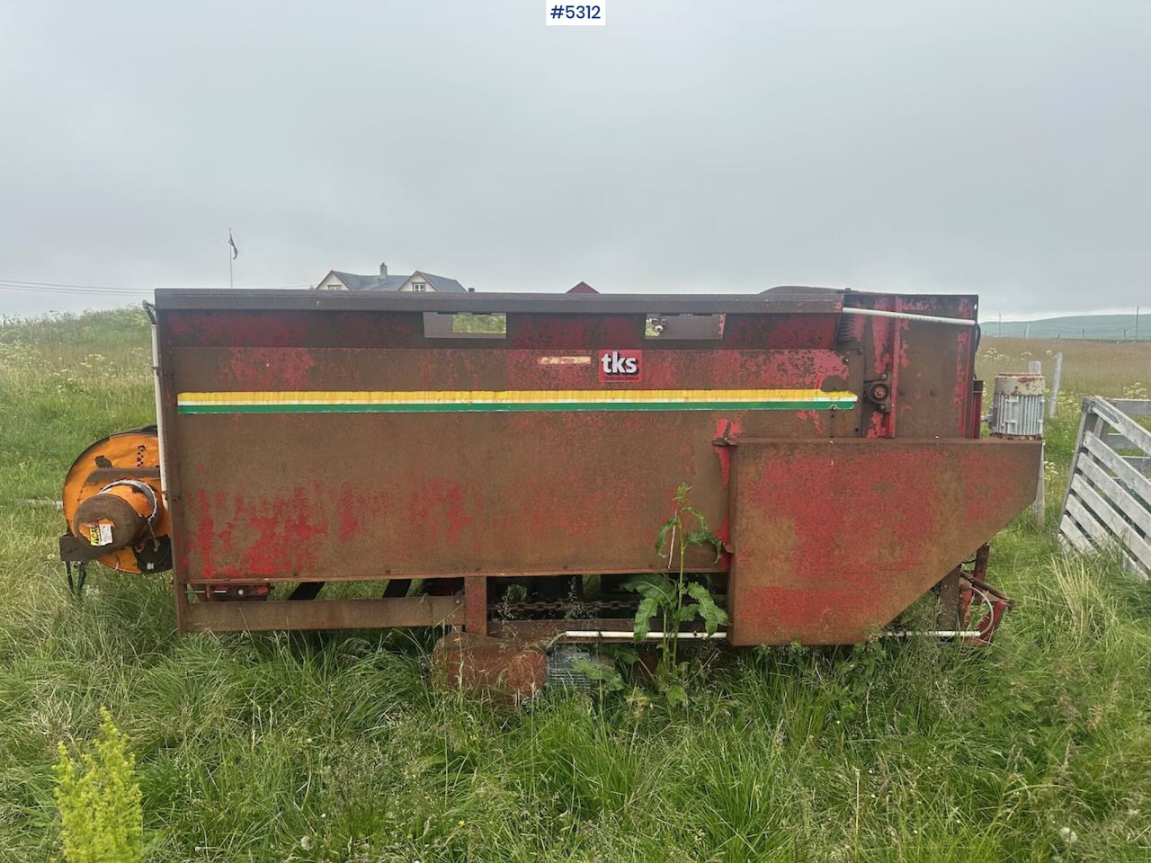 1998 TKS R-150 Silage spreader - Oprema za prevrtanje i razlaganje: slika 2 1998 TKS R-150 Silage spreader - Oprema za prevrtanje i razlaganje: slika 2