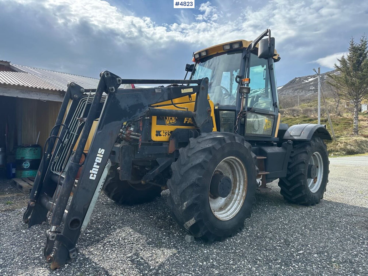 2000 JCB Fastrac 4x4 tractor w/ loader, 2 new tires, gravel bucket or snow bucket. WATCH VIDEO. - Traktor: slika 1 2000 JCB Fastrac 4x4 tractor w/ loader, 2 new tires, gravel bucket or snow bucket. WATCH VIDEO. - Traktor: slika 1
