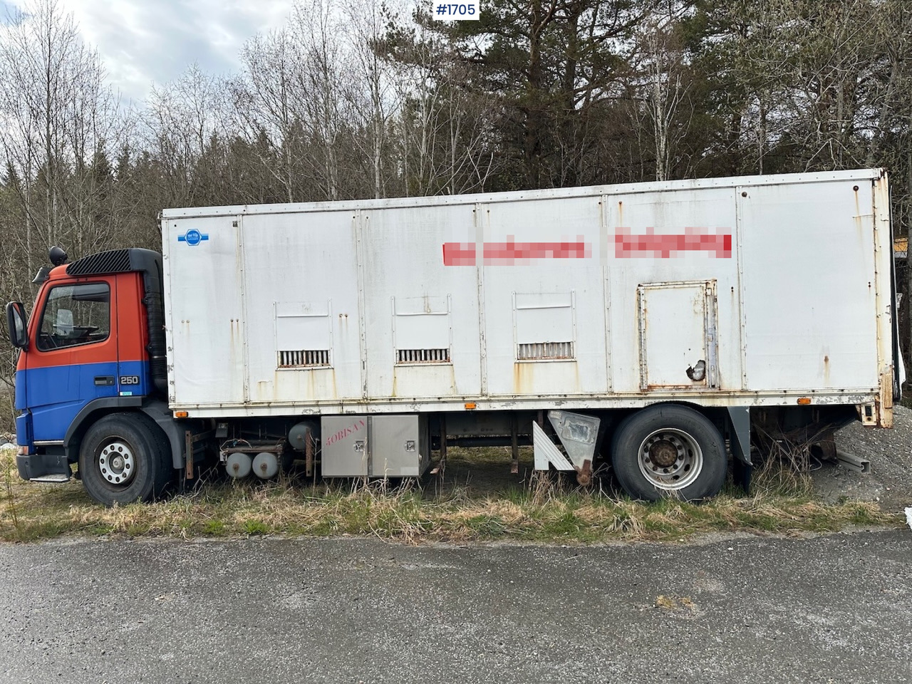 2000 Volvo 250 4x2 reparasjonsobjekt - Kamion sa zatvorenim sandukom: slika 5 2000 Volvo 250 4x2 reparasjonsobjekt - Kamion sa zatvorenim sandukom: slika 5