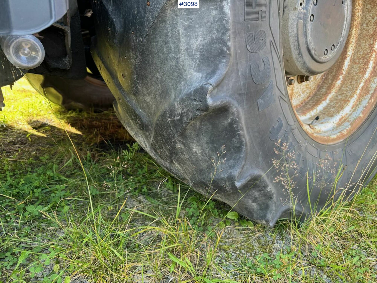 Traktor 2001 JCB Fastrac 3185 4x4. The plow rigged and two sets of tires.: slika 16
