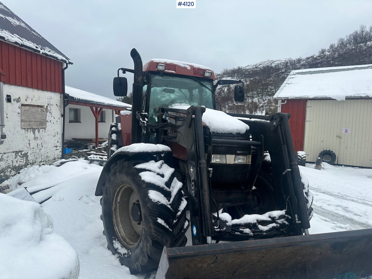 2002 CASE MX 135 MAXXUM 4x4 tractor with front loader. - Traktor: slika 5 2002 CASE MX 135 MAXXUM 4x4 tractor with front loader. - Traktor: slika 5