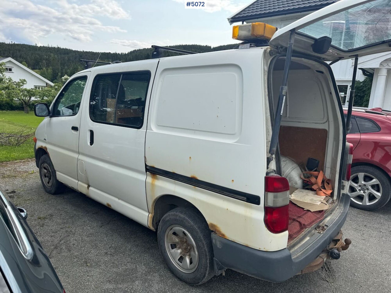 2003 Toyota Hiace 4wd - Furgon: slika 3 2003 Toyota Hiace 4wd - Furgon: slika 3