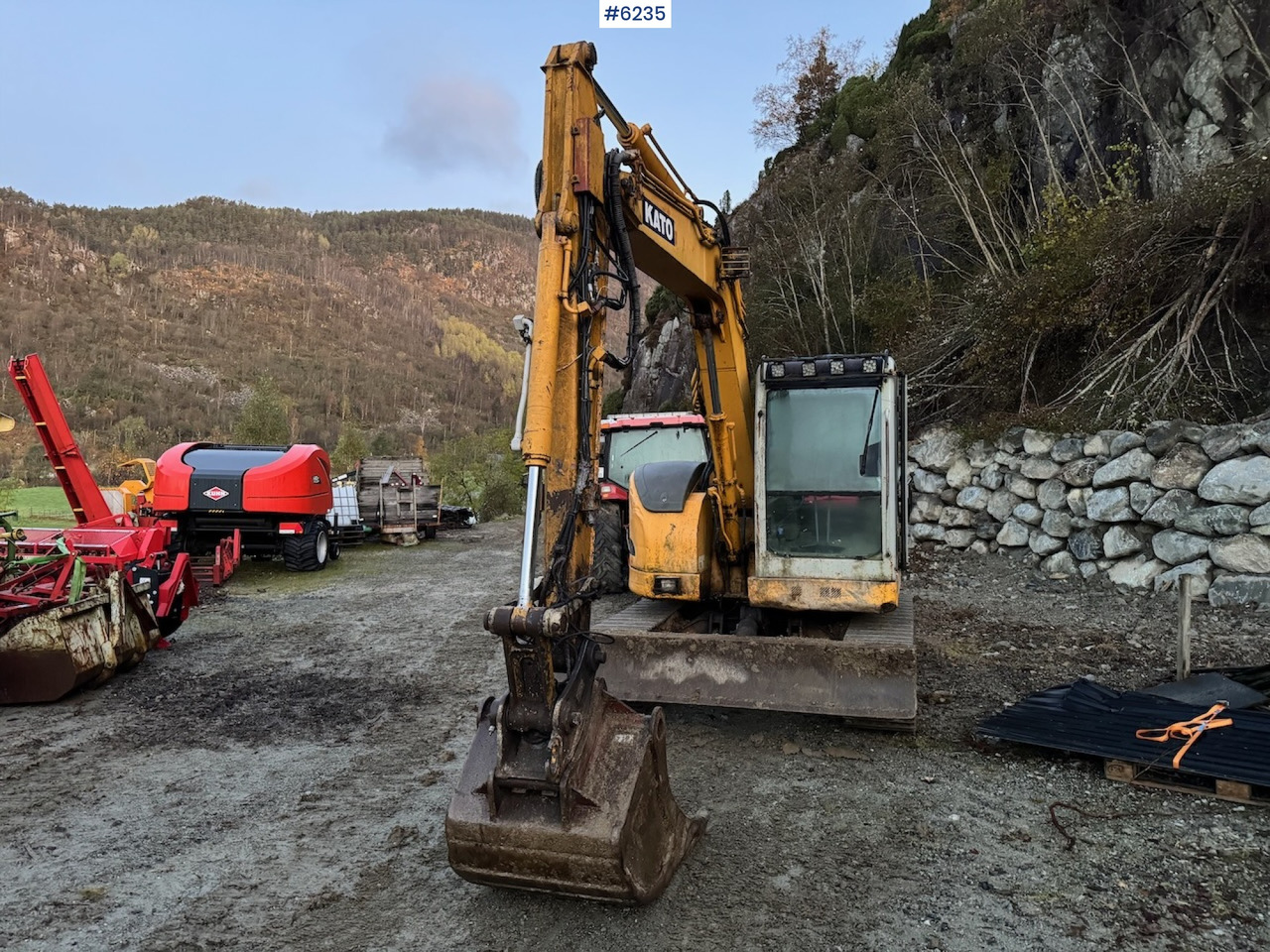 2004 Kato HD 308 US w/ 5 drawers, pincher, rake and spike hammer. - Bager: slika 2 2004 Kato HD 308 US w/ 5 drawers, pincher, rake and spike hammer. - Bager: slika 2