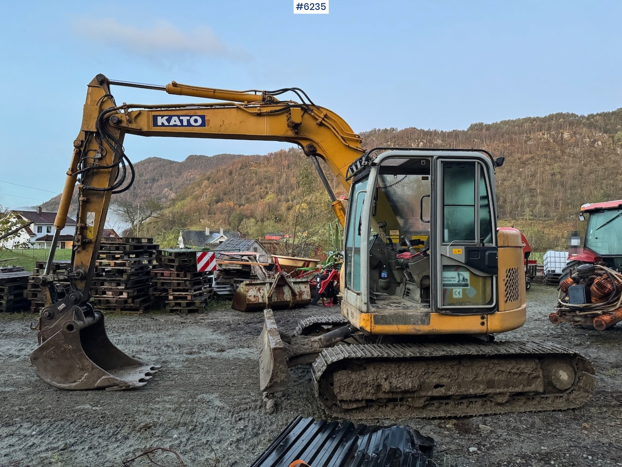 2004 Kato HD 308 US w/ 5 drawers, pincher, rake and spike hammer. - Bager: slika 3 2004 Kato HD 308 US w/ 5 drawers, pincher, rake and spike hammer. - Bager: slika 3