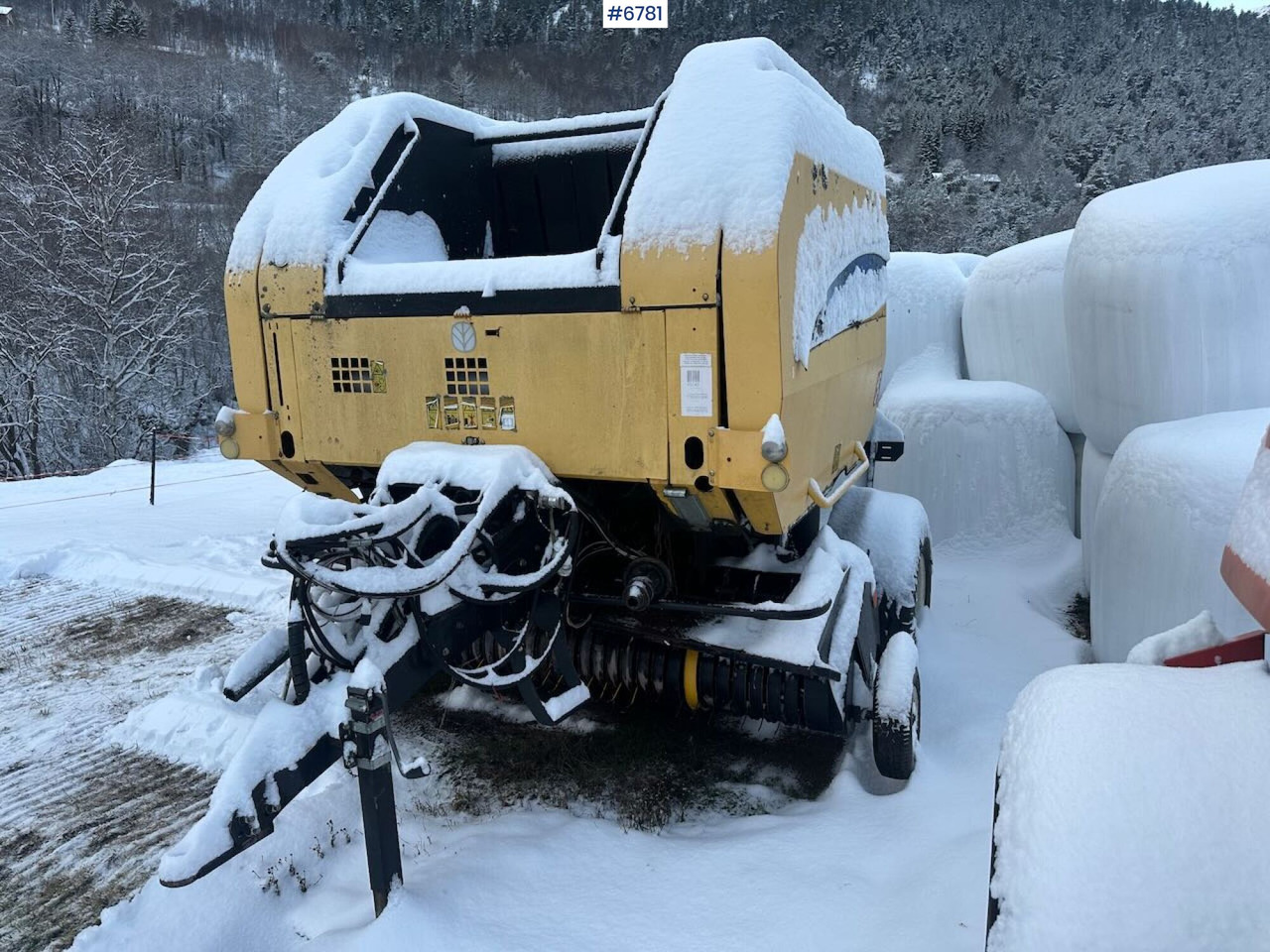 2007 BR740 Round baler. - Oprema za prevrtanje i razlaganje: slika 5 2007 BR740 Round baler. - Oprema za prevrtanje i razlaganje: slika 5