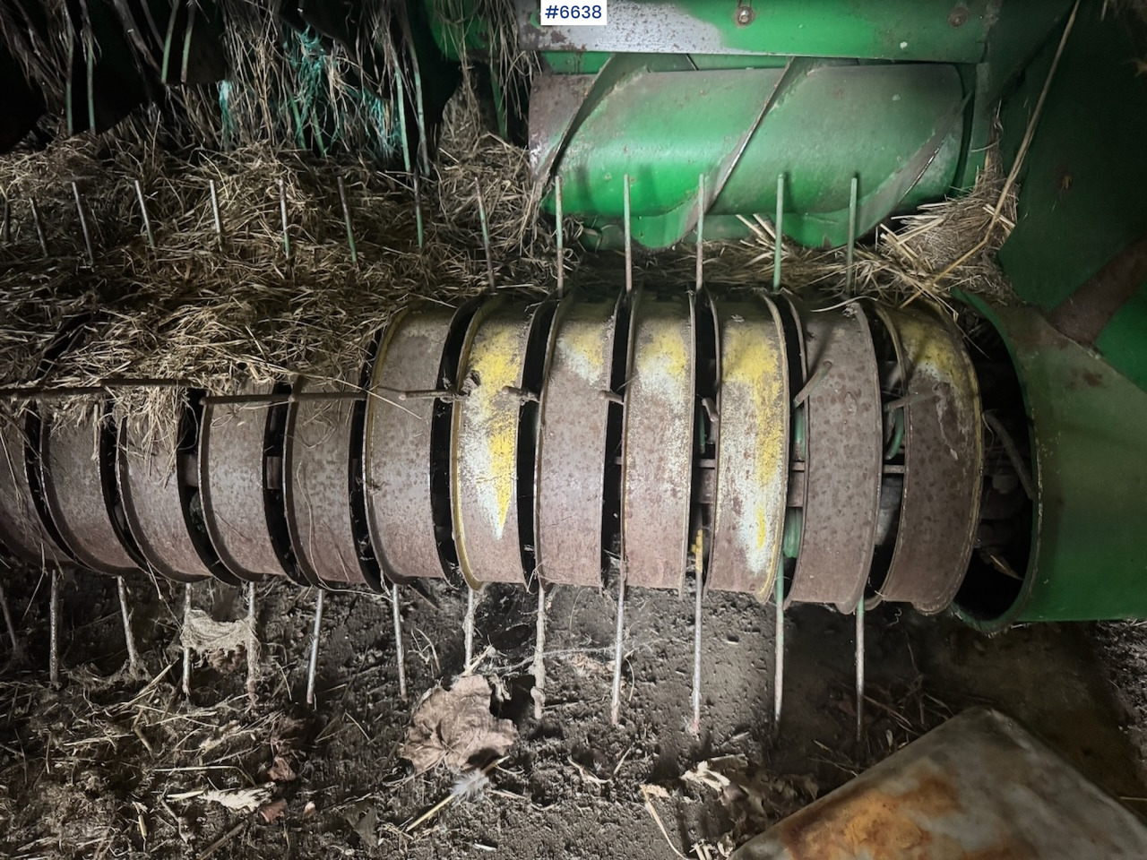 2007 John Deere 578 Round Baler. - Oprema za prevrtanje i razlaganje: slika 5 2007 John Deere 578 Round Baler. - Oprema za prevrtanje i razlaganje: slika 5