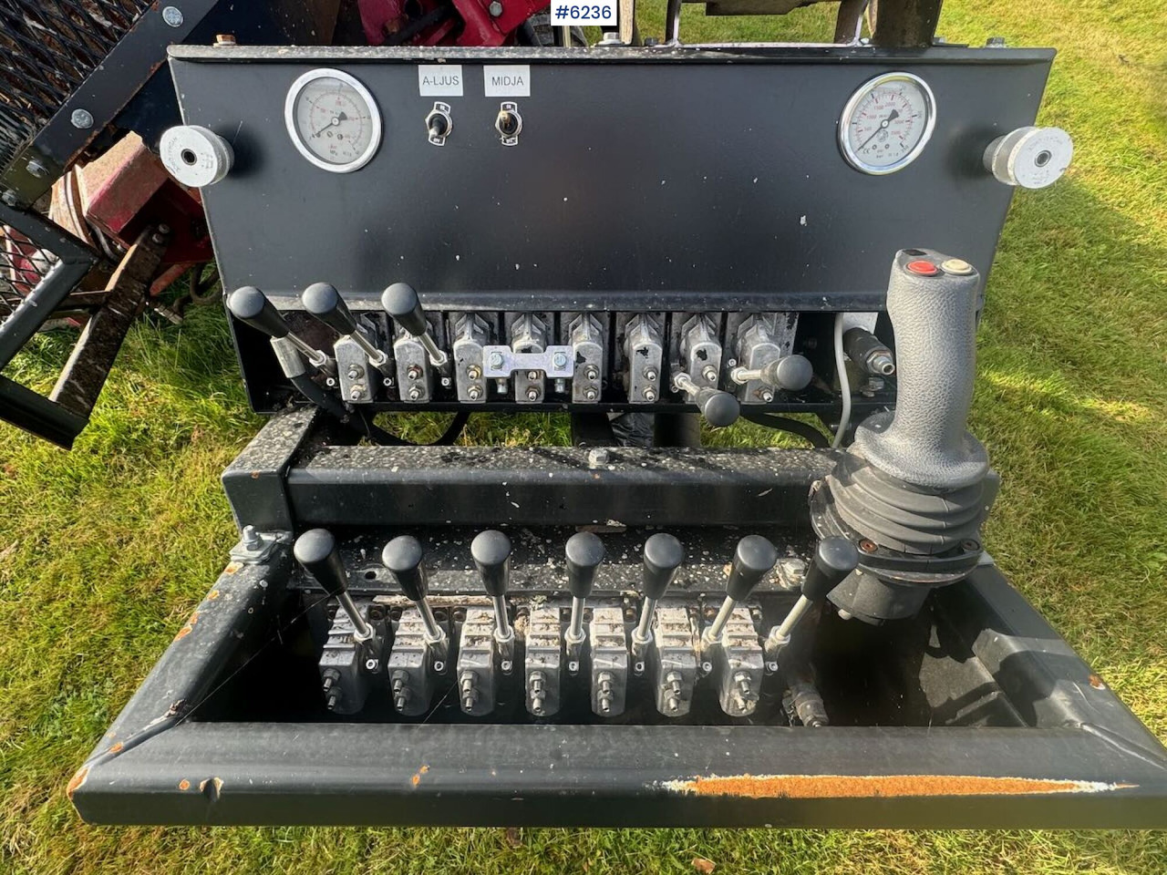 Lizing 2008 Hypro 500LS harvesting machine with processor head and felling grapple 2008 Hypro 500LS harvesting machine with processor head and felling grapple: slika 15 Lizing 2008 Hypro 500LS harvesting machine with processor head and felling grapple 2008 Hypro 500LS harvesting machine with processor head and felling grapple: slika 15