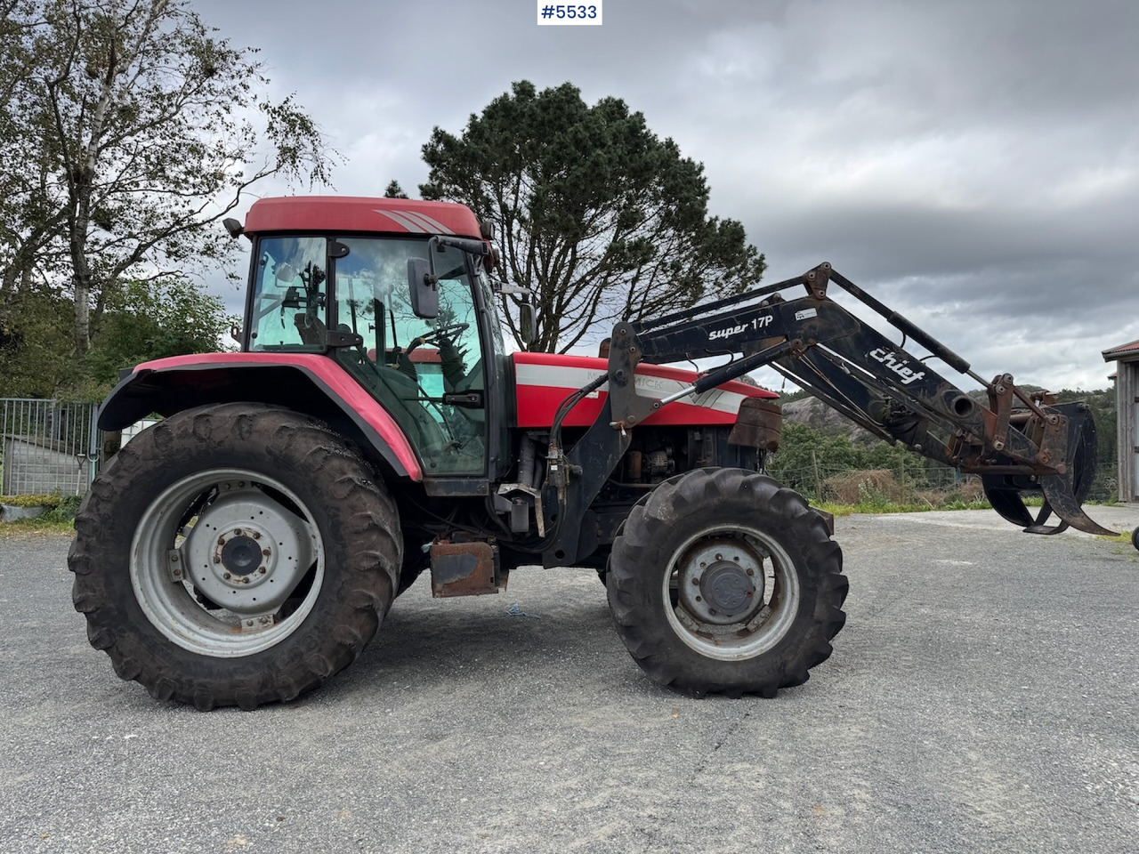 2009 McCormick MTX 150 w/ Front loader - Traktor: slika 1 2009 McCormick MTX 150 w/ Front loader - Traktor: slika 1
