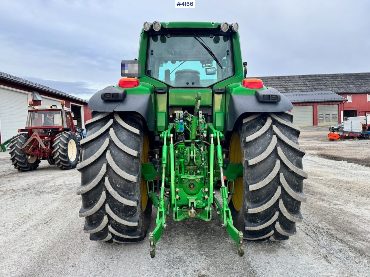 2010 John Deere 7430 w/ Front loader and GPS. 3760 hours! - Traktor: slika 4 2010 John Deere 7430 w/ Front loader and GPS. 3760 hours! - Traktor: slika 4