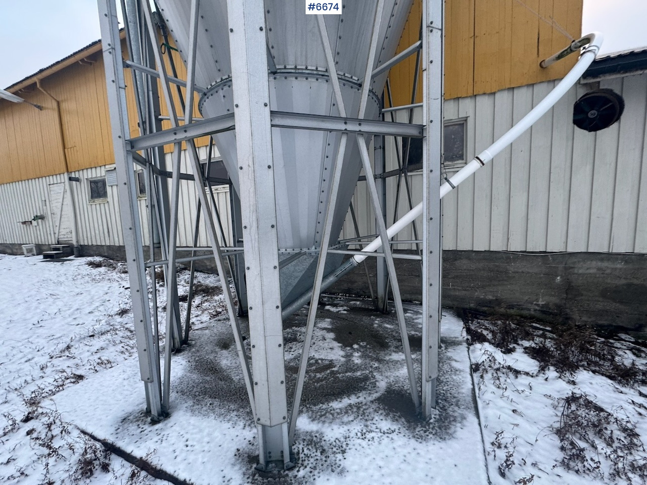 2010 Mafa Outdoor silo w/ level switch and inlet screw - Oprema za stoku: slika 4 2010 Mafa Outdoor silo w/ level switch and inlet screw - Oprema za stoku: slika 4