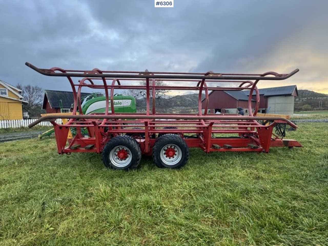 2011 Keltec round bale trailer - Oprema za prevrtanje i razlaganje: slika 1 2011 Keltec round bale trailer - Oprema za prevrtanje i razlaganje: slika 1