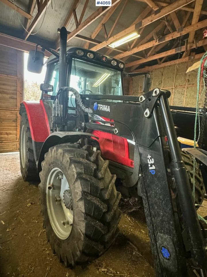 2013 Massey Ferguson 5455 w/ front loader, 2 buckets, pallet forks and blades. 1020 hours! - Traktor: slika 2 2013 Massey Ferguson 5455 w/ front loader, 2 buckets, pallet forks and blades. 1020 hours! - Traktor: slika 2