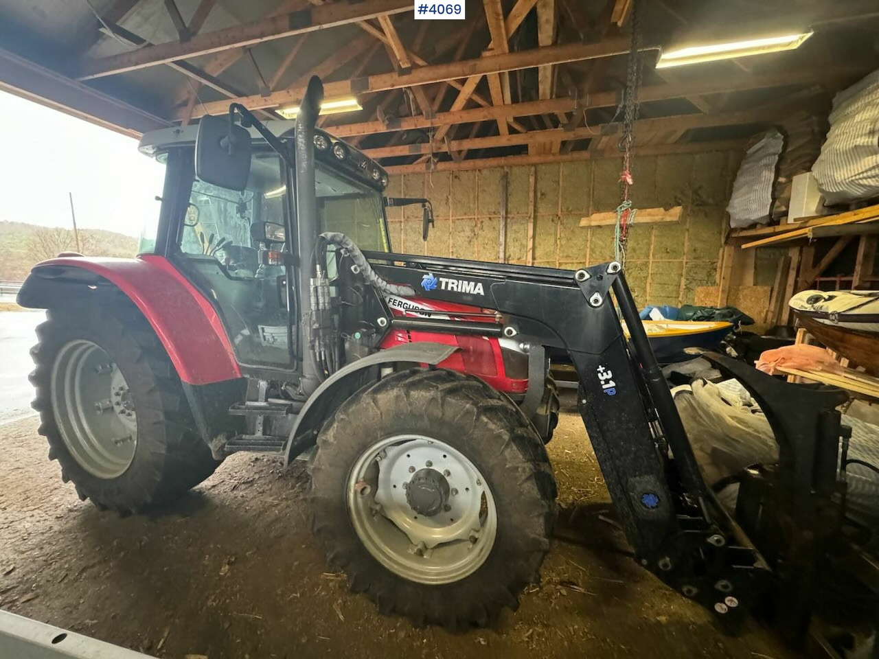 2013 Massey Ferguson 5455 w/ front loader, 2 buckets, pallet forks and blades. 1020 hours! - Traktor: slika 4 2013 Massey Ferguson 5455 w/ front loader, 2 buckets, pallet forks and blades. 1020 hours! - Traktor: slika 4