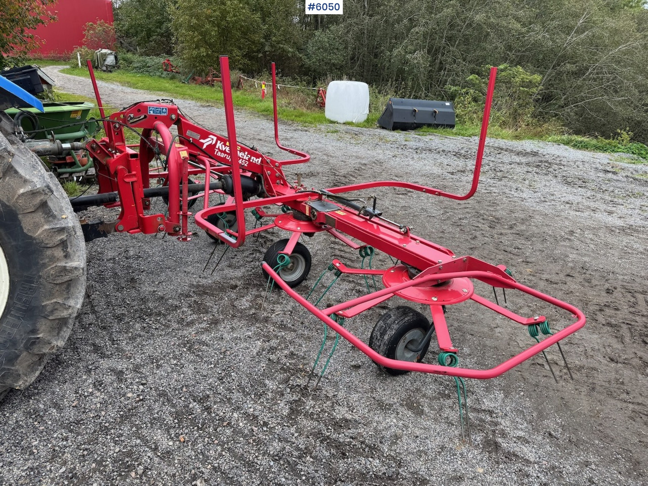 2014 Kverneland Taarup 8452 Spreader harrow. - Oprema za prevrtanje i razlaganje: slika 3 2014 Kverneland Taarup 8452 Spreader harrow. - Oprema za prevrtanje i razlaganje: slika 3
