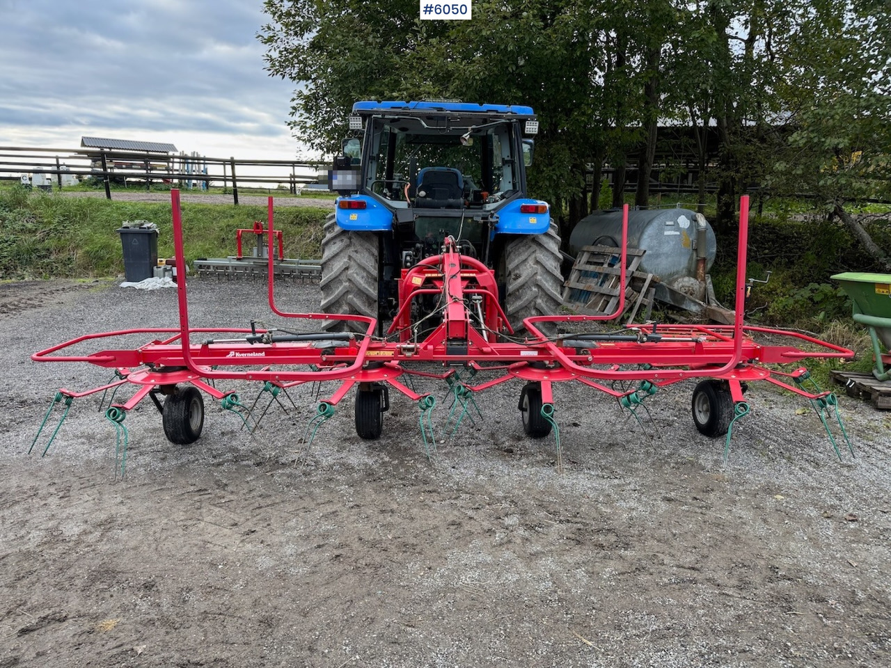 2014 Kverneland Taarup 8452 Spreader harrow. - Oprema za prevrtanje i razlaganje: slika 1 2014 Kverneland Taarup 8452 Spreader harrow. - Oprema za prevrtanje i razlaganje: slika 1