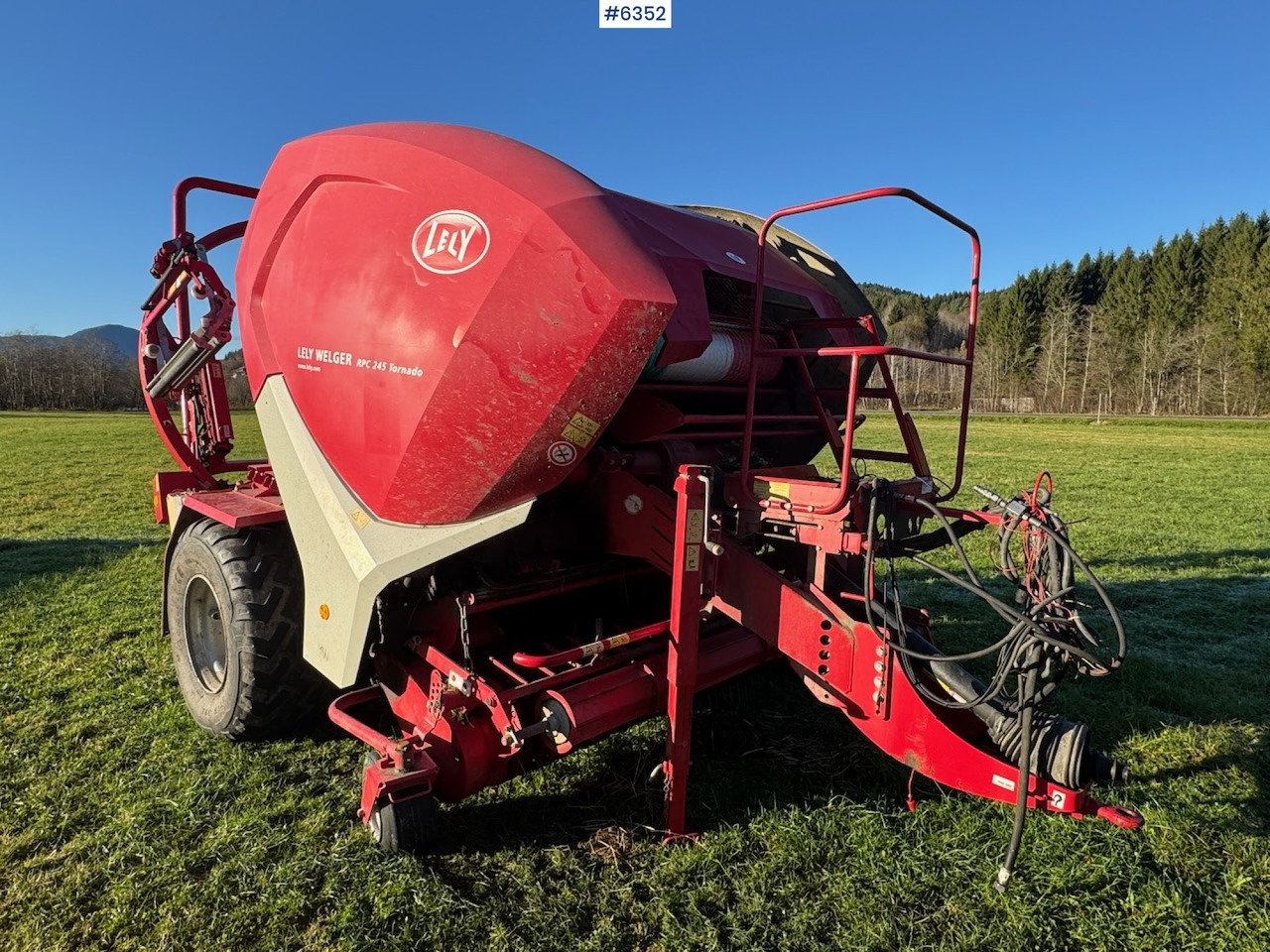 2017 Lely Welger RPC 245 Tornado combi baler. Partial rep. object - Oprema za prevrtanje i razlaganje: slika 4 2017 Lely Welger RPC 245 Tornado combi baler. Partial rep. object - Oprema za prevrtanje i razlaganje: slika 4