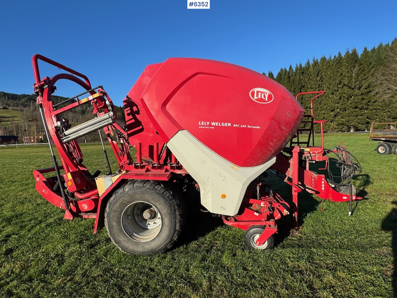 2017 Lely Welger RPC 245 Tornado combi baler. Partial rep. object - Oprema za prevrtanje i razlaganje: slika 3 2017 Lely Welger RPC 245 Tornado combi baler. Partial rep. object - Oprema za prevrtanje i razlaganje: slika 3