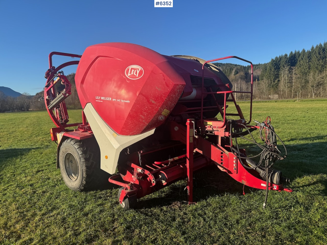 2017 Lely Welger RPC 245 Tornado combi baler. Partial rep. object - Oprema za prevrtanje i razlaganje: slika 1 2017 Lely Welger RPC 245 Tornado combi baler. Partial rep. object - Oprema za prevrtanje i razlaganje: slika 1
