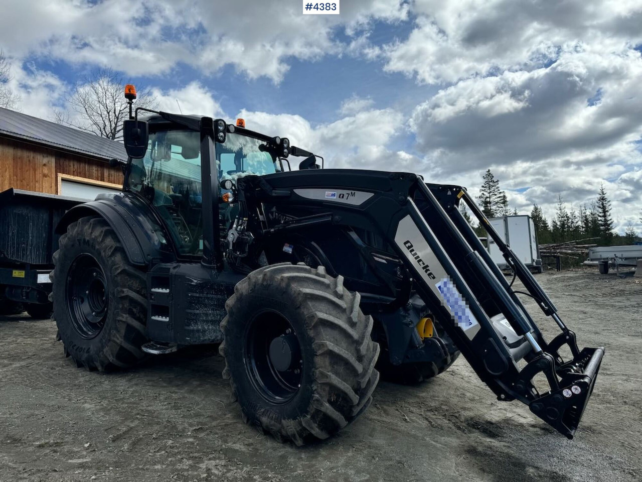2021 Valtra T234 Versu w/ Quicke Q7 Front Loader - Traktor: slika 2 2021 Valtra T234 Versu w/ Quicke Q7 Front Loader - Traktor: slika 2