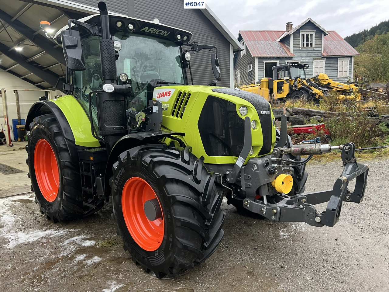 2023 Claas Arion 550 w/ quicke front loader with weight and PTO and front hydraulics - Traktor: slika 1 2023 Claas Arion 550 w/ quicke front loader with weight and PTO and front hydraulics - Traktor: slika 1