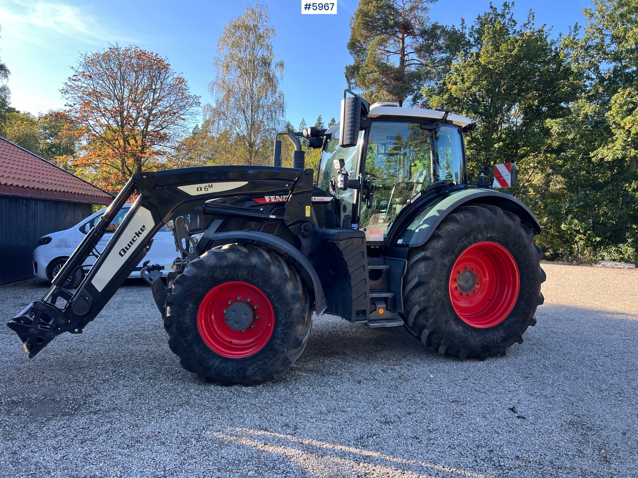 2023 Fendt 724 Vario profi + w/ Front loader and fully equipped - Traktor: slika 1 2023 Fendt 724 Vario profi + w/ Front loader and fully equipped - Traktor: slika 1